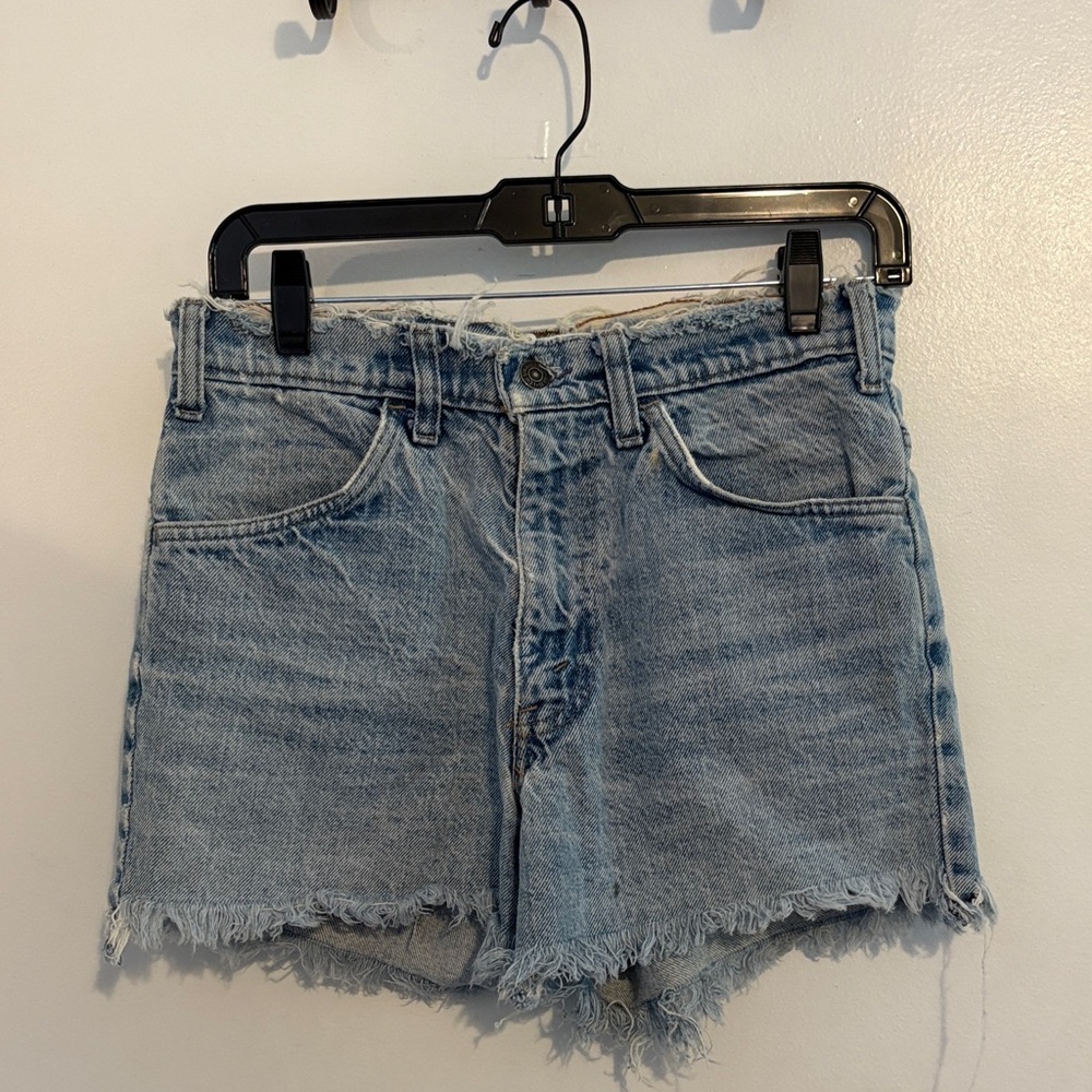 Levi’s Vintage Orange Tab Distressed Light Wash
Denim Shorts 27